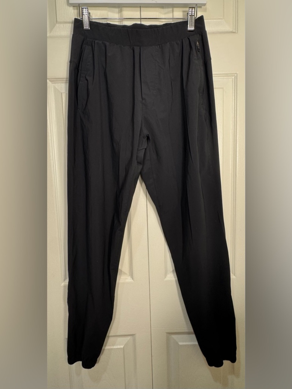 Lululemon Adapted State Jogger Black Zip Ankle High Rise Size M EUC